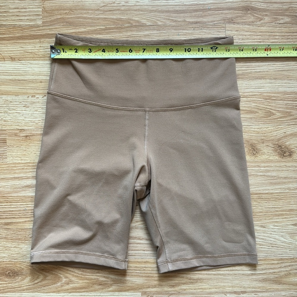 Old Navy Tan Bike Shorts 8” - size M - Picture 6 of 8